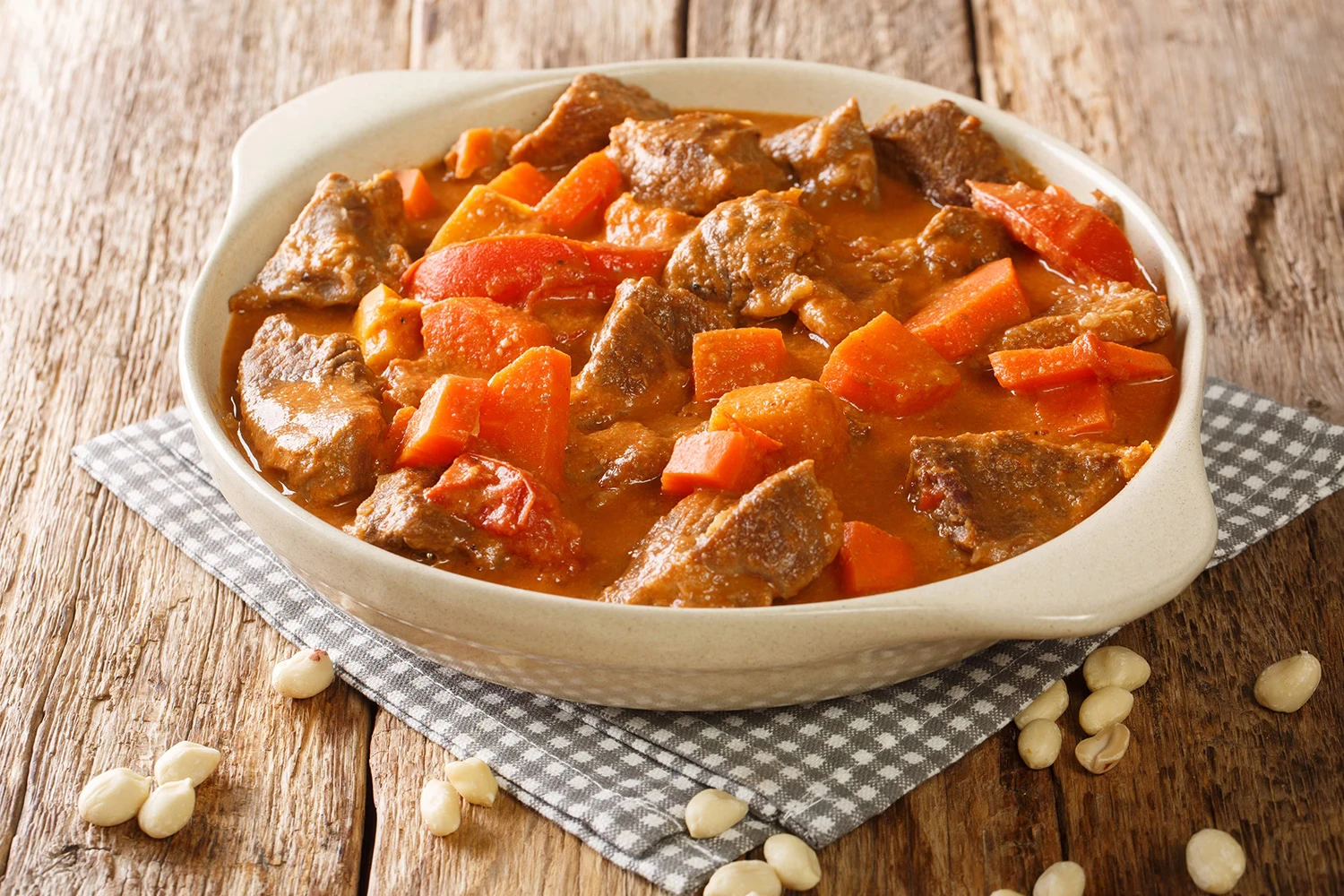Miniatura de carne-goulash-receta-casera-con-verduras-paso-a-paso