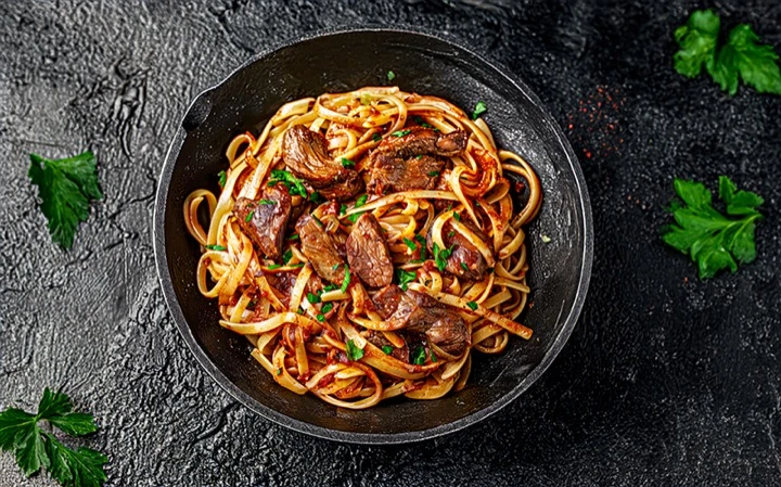 Imagen de Fettuccine, carne y vino tinto: una celebración increíble para papá