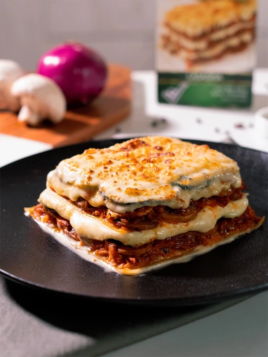 Imagen de Lasagna vegetariana bolognesa con champiñones